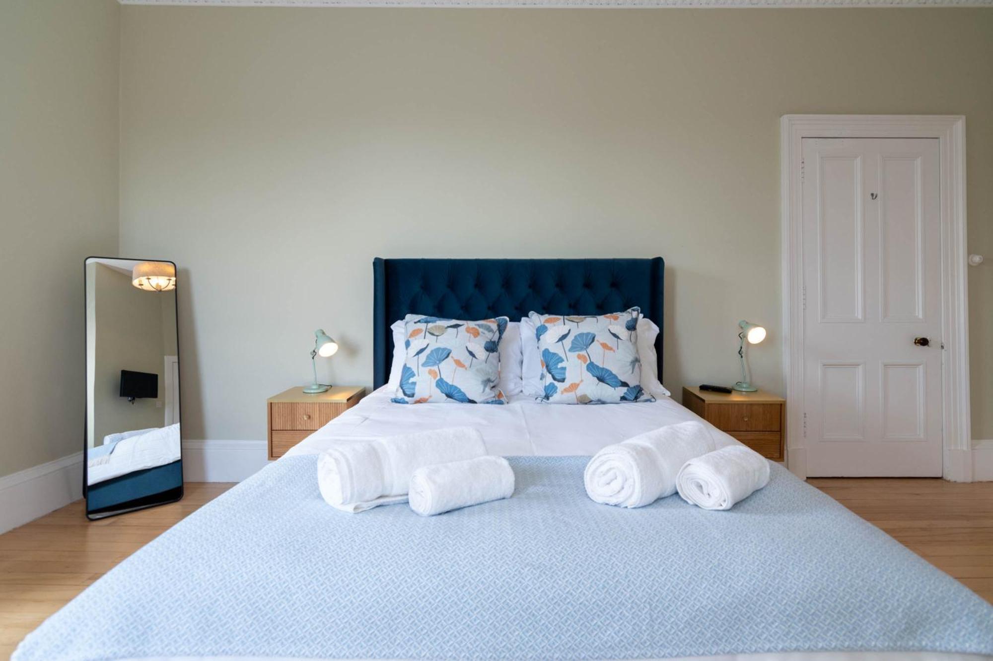 Rosebank House - 12 Guests, 6 Ensuite Bedrooms, Ev Point, Games Rooms, Wood Burner, Pet Friendly! Blairgowrie and Rattray Exterior photo